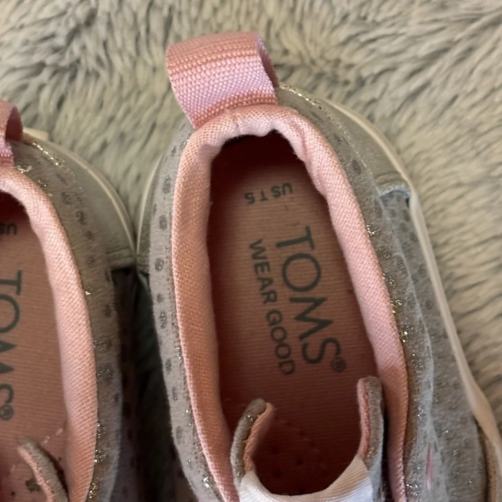 Toms Girl’s Fenix Mid Sneaker, size 5T
